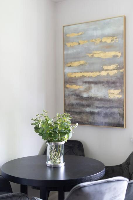 2 Bedroom Modern Urban Sanctuary 1Cc - Cherrydeal Londra Exterior foto