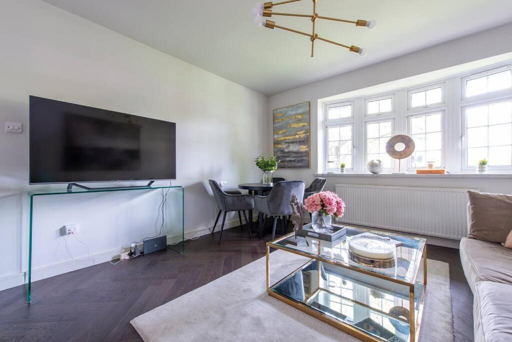 2 Bedroom Modern Urban Sanctuary 1Cc - Cherrydeal Londra Exterior foto