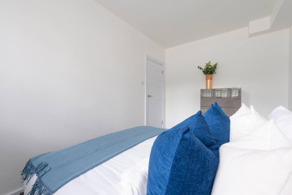 2 Bedroom Modern Urban Sanctuary 1Cc - Cherrydeal Londra Exterior foto