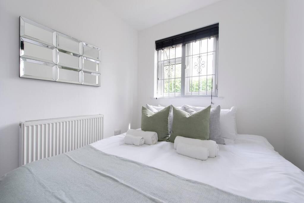 2 Bedroom Modern Urban Sanctuary 1Cc - Cherrydeal Londra Exterior foto